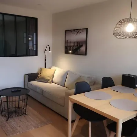 Cosy Sur Apartment *